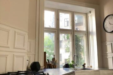 Du har nem adgang til hele byen fra denne perfekt beliggende base. Copenhagen, Denmark Two private rooms in a large flat central in CPH Private room in condo vacation rental 697837096776428815