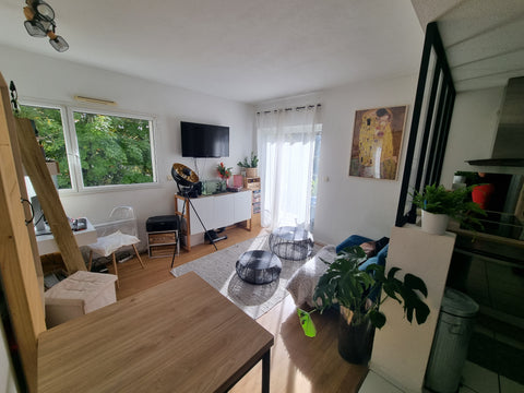 Oubliez vos soucis dans ce logement spacieux et serein.<br />Venez découvrir Bor Blanquefort, France Appartement cosy place parking gratuite extérieure Entire rental unit vacation rental 52922722