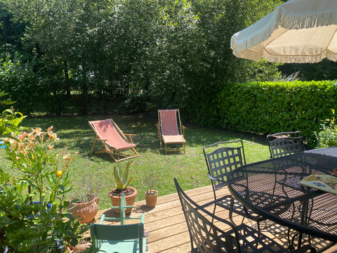 L’appartement de 63m2 dispose d’un jardin de 80m2 avec une belle terrasse en boi Mérignac, France Appartement 63m2 avec jardin proche de Bordeaux Entire condo vacation rental 664229285160002390