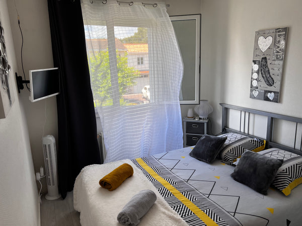 Maison 200m2 à étage avec 4 chambres et 1 salle de bains<br />Tarif pour une cha Taillan-Médoc, France Chambre privée dans maison, séjour court ou long Private room in home vacation rental 23541513