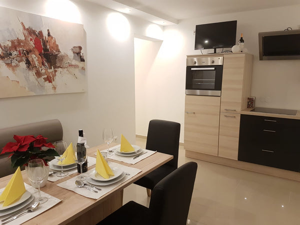 Gesamtes neues Studio mit 5 Schlafplätzen, 2 geräumige Bäder, 1× Badewanne 1x Du  K 40 Entire rental unit vacation rental 30905783