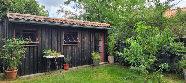 Passez quelques jours dans cet hébergement confortable que nous venons d'acquéri Pessac, France Adorable dépendance en bois Entire guesthouse vacation rental 593783945990729811