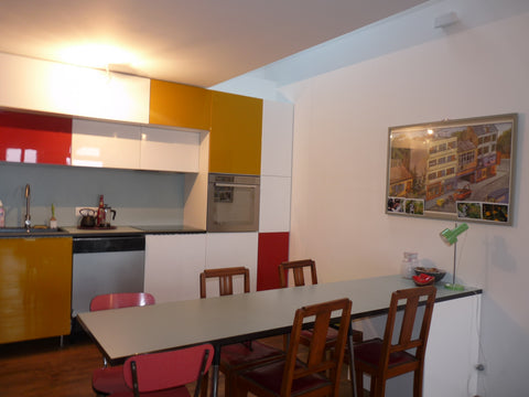 Echoppe simple réhabilitée style contemporain ouverte sur une cour/ jardinet, pr Bordeaux, France Echoppe SACRE COEUR / Gare st Jean Entire townhouse vacation rental 9718316