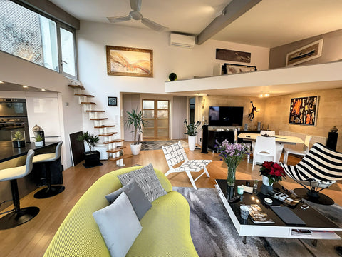 Très bel appartement entièrement rénové, style loft, très lumineux et très calme Bordeaux, France Grand appartement design avec terrasse en rooftop Entire loft vacation rental 3331225