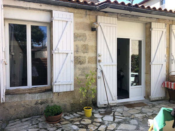 La moitié de la maison est à disposition, une chambre (lit 2 places) se trouve d Bordeaux, France Maison paisible et verdoyante en centre-ville Private room in townhouse vacation rental 53417482