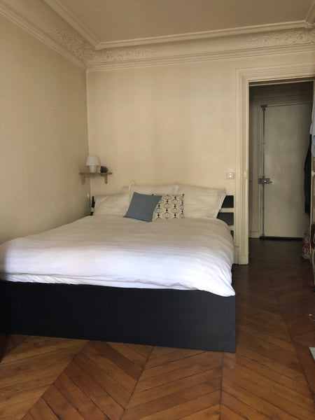 Pour un parfait séjour à Paris!<br />Grande chambre de 20m2 avec un grand lit tr Paris, France Grande chambre double, emplacement idéal Private room in rental unit vacation rental 25022707