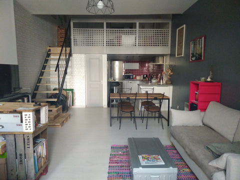 Appartement de 55m², situé dans le quartier historique et animé de Saint Michel. Bordeaux, France Appartement calme et spacieux au cœur de St Michel Entire rental unit vacation rental 20854344