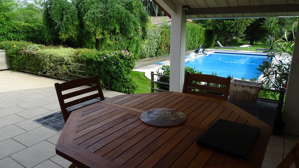 Only 25 minutes away from the city center of Bordeaux, 40 minutes from the Ocean Saint-Médard-en-Jalles, France Lovely family House 180m2 with swimming pool Entire home vacation rental 20163495