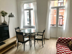 Lumineux et agréable appartement 1 chambre, 55 m2, au 2è étage d'une maison. Sit Brussels, Belgium Lumineux appart à 2 pas de Flagey et Fernand Cocq Entire rental unit vacation rental 49141835
