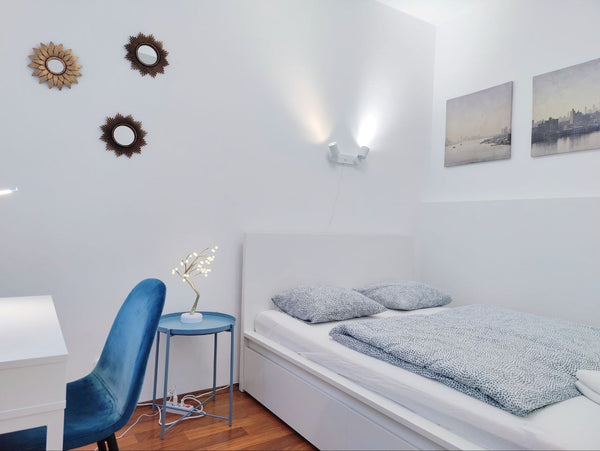 One room in an 2-rooms-apartment is available for daily rent!<br /><br /><b>The   Cosy room near Prater! Entire rental unit vacation rental 42463582