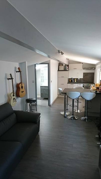 T2 de 38m2 à Bègles (à 2,5km de la gare de Bordeaux St-Jean ).<br />Supermarché, Bègles, France T2 à 2.5 km gare de Bordeaux et centre ville Entire rental unit vacation rental 18248183