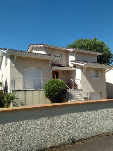  Izon, France Logement entier le jardin des Hortensias Entire townhouse vacation rental 50991673