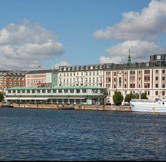 120 m2. <br />Great location in central Copenhagen. 40 meters to the harbour and Copenhagen, Denmark 120 m2 newly renovated (2018) next to the harbour Entire rental unit vacation rental 25938137