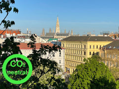 WLAN 250/50 Mbps<br /><br />Live like an artist at 1900 in this former ample stu Vienna, Austria Vienna´s best view from the "Stefan ZWEIG" house Entire rental unit vacation rental 33267439