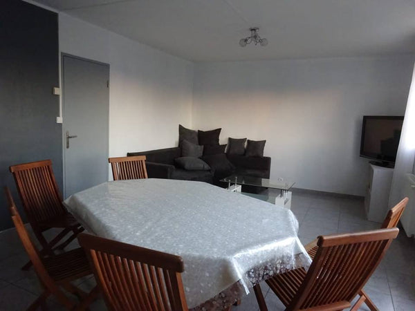 MODE COUCHSURFING AIR B AND B<=> this is not a hotel. <br />room in a great room Bordeaux, France Nice and friendly apartment Private room in rental unit vacation rental 32287545