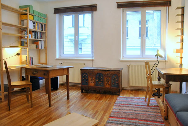 * Welcome to a charming and quiet apartment in historic and centrally located 8t Vienna, Austria Charming flat in central location Entire rental unit vacation rental 10951982