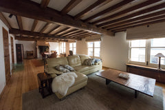 In dit authentiek appartement op de tweede verdieping, in een 16e eeuw historisc Antwerp, Belgium Your home away from home in an historical gem! Entire rental unit vacation rental 47120649