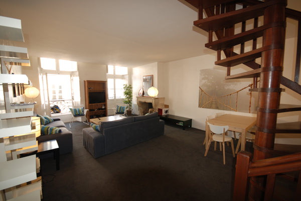 Dans rue piétonne,  duplex de 100 m2 calme et lumineux, 3 chambres dont une suit La Teste-de-Buch, France Rare Grand duplex hyper centre Entire rental unit vacation rental 1196311