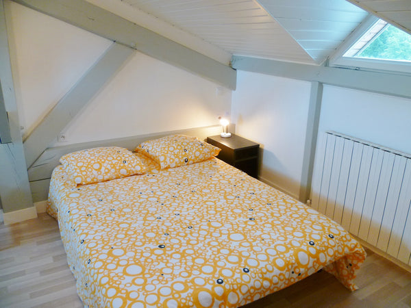 À deux pas du Tram cet appartement agréable, clair, fonctionnel et atypique situ Bordeaux, France Appartement Cosy Bordeaux Haut-Lévêque Entire rental unit vacation rental 24035973