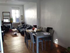 Maison de caractère typique bordelaise : pierre apparentes, haut de plafond, car Bordeaux, France Maison bordelaise en pierre Entire home vacation rental 9411464