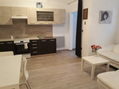 Looking forward to hosting you! Love this place, hope you enjoy it, too!<br /><b  Cozy, modern central Viennese apartment Entire rental unit vacation rental 34386027