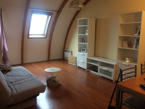 Appartement très agréable, Calme, avec vue sur les toits de Pessac, en plein cen  Marina Entire condo vacation rental 25608197