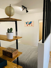 Appartement douillé et intégralement équipé (linge de maison, wifi, lave-linge e Lille, France Grand studio avec vue sur Bordeaux + parking privé Entire rental unit vacation rental 605612803093541382