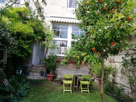 La maison a gardé ses prestations anciennes, carreaux de ciment, fenêtres à guil Bordeaux, France Bordeaux-centre maison clim 3 ch   jardin+parking Entire home vacation rental 1211924