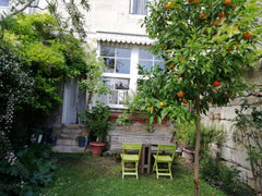 La maison a gardé ses prestations anciennes, carreaux de ciment, fenêtres à guil Bordeaux, France Bordeaux-centre maison clim 3 ch   jardin+parking Entire home vacation rental 1211924