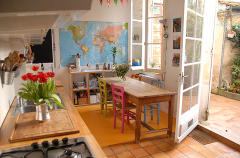 Maison composée d'un rez-de-chaussée et d'un étage,  dans le quartier calme de S Bordeaux, France Maison 120m2, patio, 3 chambres Entire townhouse vacation rental 25835173