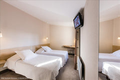 Gambetta Hotel is located in the center of Bordeaux, few minutes away from Gambe Bordeaux, France Calm twin room in the center of Bordeaux Room in boutique hotel vacation rental 35254792