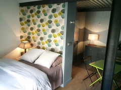 Ce joli studio confortable et indépendant de 25 m², est proche aussi bien du cen Lyon, France Nid douillet, indépendant, à proximité du centre Private room in rental unit vacation rental 13933936