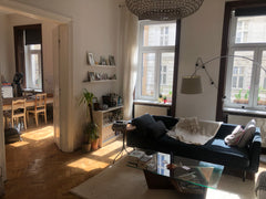 Unsere Altbauwohnung liegt im jungen 7. Wiener Gemeindebezirk. Zehn Minuten zum  Vienna, Austria Schickes Zimmer im hippen 7. Bezirk Private room in rental unit vacation rental 5131555