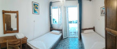 A private room on the 1st floor with 2 single beds and a private bathroom. There  Welcome to a private room 1 minute from the beach! Private room in condo vacation rental 651007720754958112