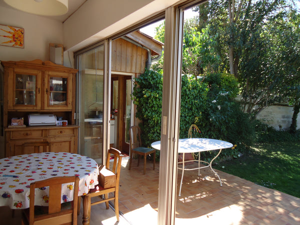 Typical 100m2 one-storey house from Bordeaux ; ideal for 2 or 4 adults with kids Bordeaux, France ❤ Typical house with a garden and private studio ❤ Entire home vacation rental 19936485
