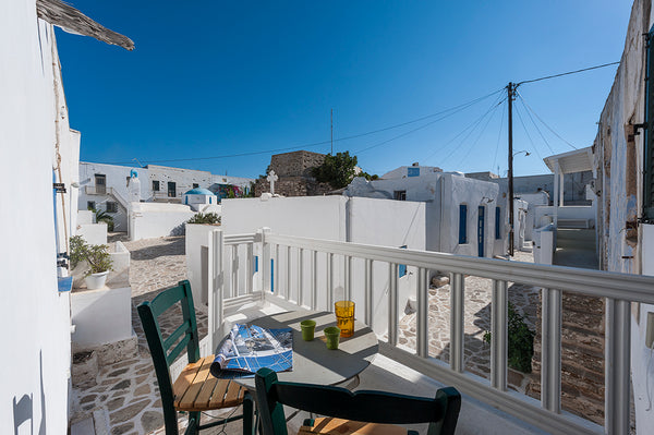 Kastro House is an ideal retreat for greek lovers. It is located in the middle o London, United Kingdom Kastro house overlooking the old Venetian Castle Entire home vacation rental 29023597