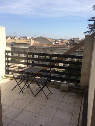 Duplex très calme dans l'hypercentre de Bordeaux. Il comprend une cuisine, un ba Chailly-en-Bière, France Duplex avec Balcon centre de Bordeaux Entire rental unit vacation rental 21391895