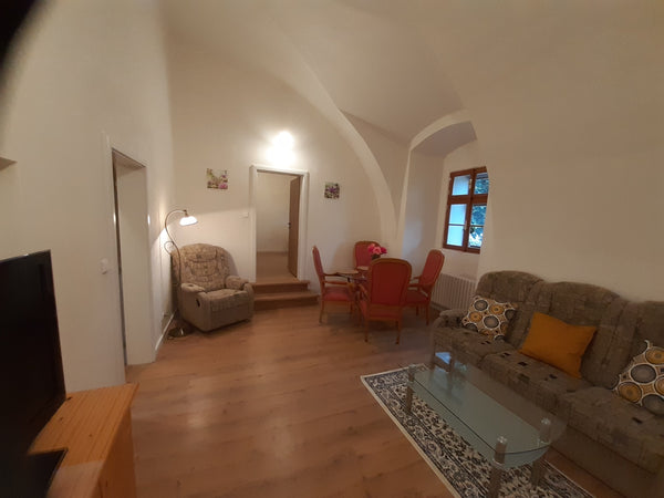 Příjemný dům v historickém komplexu s parkováním Entire home vacation rental 624286966229672193