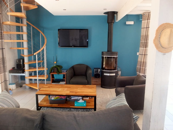 Our home is located in Floirac, near Bordeaux.<br />The neighborhood is quiet.<b Bouliac, France Lightly and confortable house 5 min Bordeaux Entire home vacation rental 19117904