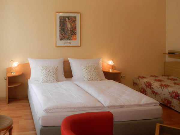 Welcome in your comfortable and exclusive hotel in Vienna city!<br />We are alre  Triple Room | Hotel Graf Stadion Room in boutique hotel vacation rental 53472276