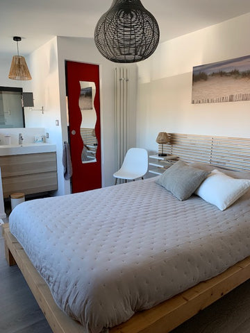 Chambre moderne, confortable, lumineuse et accueillante à l’étage, dans une mais Villenave-d'Ornon, France Chambre calme et lumineuse aux portes de Bordeaux Private room in bed and breakfast vacation rental 54160552