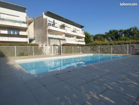Superbe appartement, élégant, calme et reposant, proche de toutes commodités. <b Floirac, France Superbe appartement T3 en résidence avec piscine Entire condo vacation rental 614247243179878821