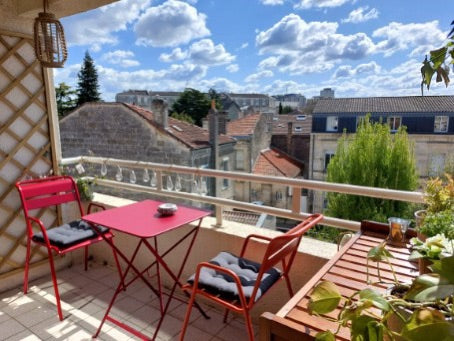 Je vous accueille dans mon appartement de 100 m2 au 4ème et dernier étage d’un p Bordeaux, France Bordeaux charmant appartement 2 chambres, terrasse Entire condo vacation rental 599806758188540926