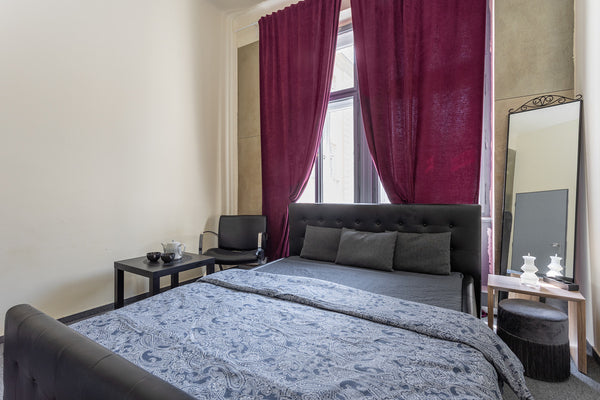 Private room in the quiet street in the down town. Apartment is close to metro &  Private room Princess in the Prague down town Private room in rental unit vacation rental 653591668584132058