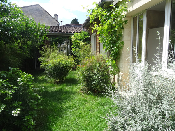 Our house of 130m² is quietly located. Ideal for a stay with family or friends.  Talence, France MAISON AU CALME AVEC JARDIN Entire townhouse vacation rental 50259786