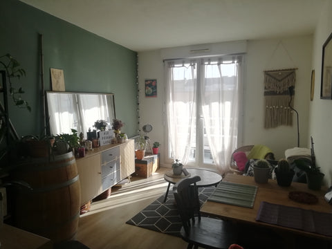 Joli appartement, situé au 3ème étage d'une résidence calme avec parking privé i Bordeaux, France Charmant appartement proche centre ville Entire condo vacation rental 47769763
