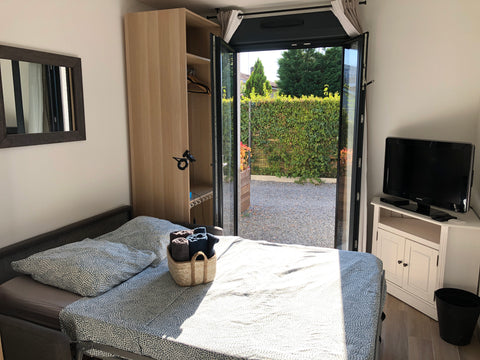 Bienvenue dans notre charmant petit studio.<br />Proche de toutes commodités, no Mérignac, France Charmant petit Studio à deux pas de Bordeaux Entire guest suite vacation rental 52106958