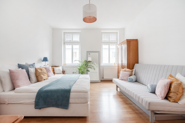 This bright room in my apartment is a great option if you want to do sightseeing  ⍟Super King bed ⍟ central and near metro Private room in rental unit vacation rental 52023247