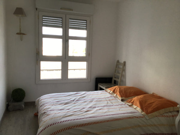 Appartement proche de toutes commodites,  commerces.<br />1 km du centre ville ( Pessac, France Chambre Privée dans appartement Private room in condo vacation rental 42196311