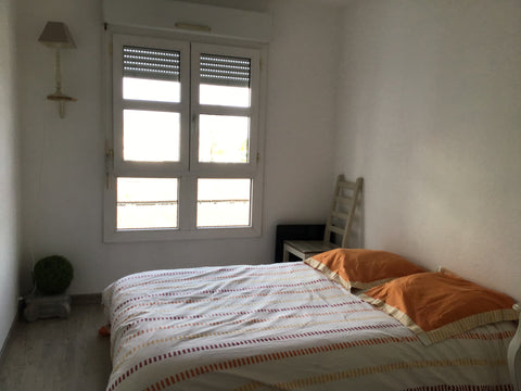 Appartement proche de toutes commodites,  commerces.<br />1 km du centre ville ( Pessac, France Chambre Privée dans appartement Private room in condo vacation rental 42196311